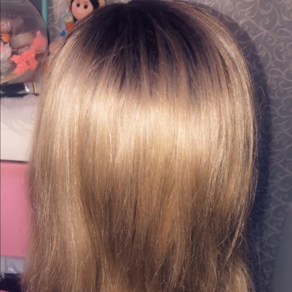 Synthetic ash grey bob - Picture 3 of 3